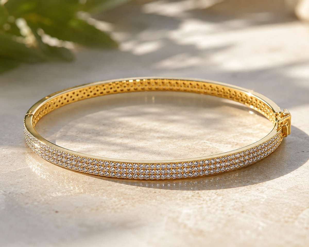 Bangle in Gold Color