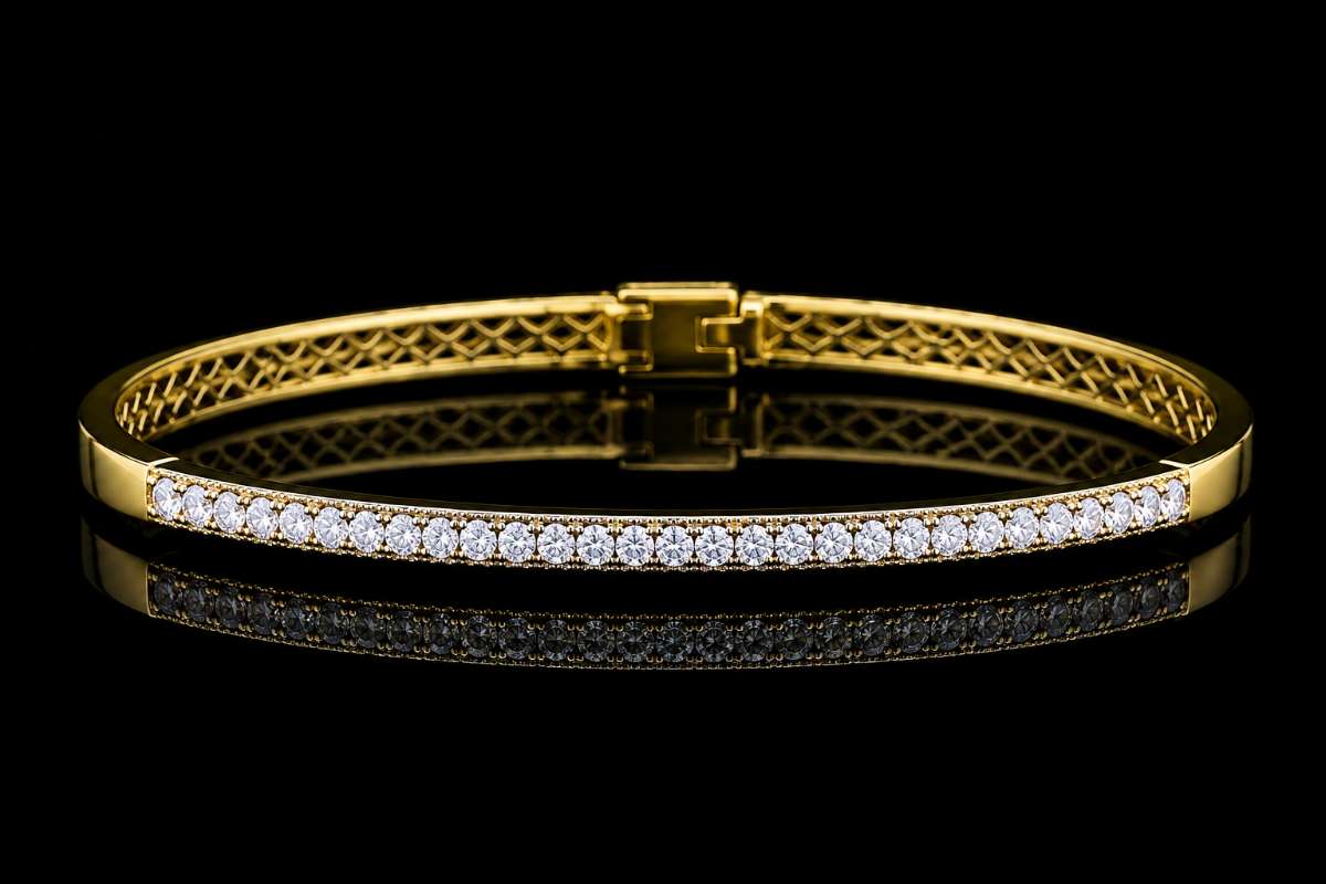Bangle in Gold Color