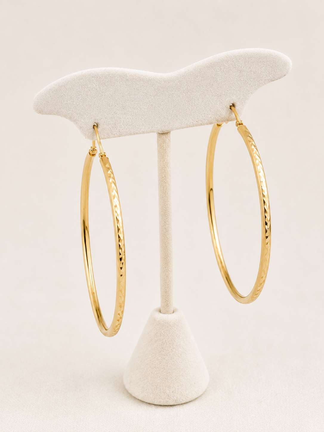 Hoop Earrings in Diamond-Cut Textured - Image Main