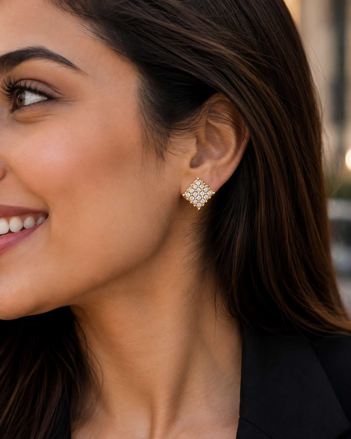 Elegant 14K Gold Stud Earrings - Image 2