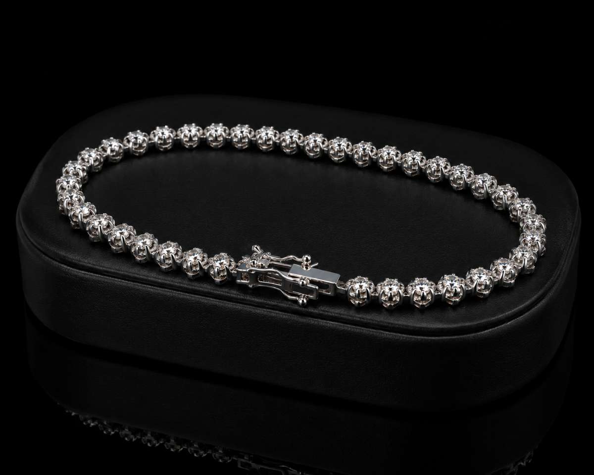 Four Leaf Clover Diamonds Bracelet