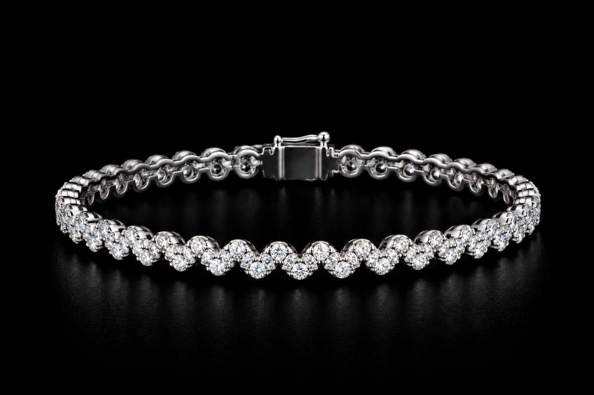 Bangle in Silver - Image Main