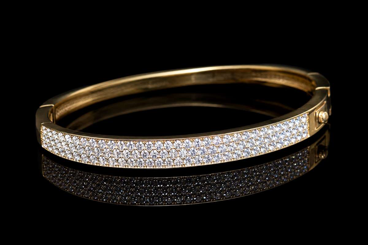 Bangle in Gold Color - Image Main