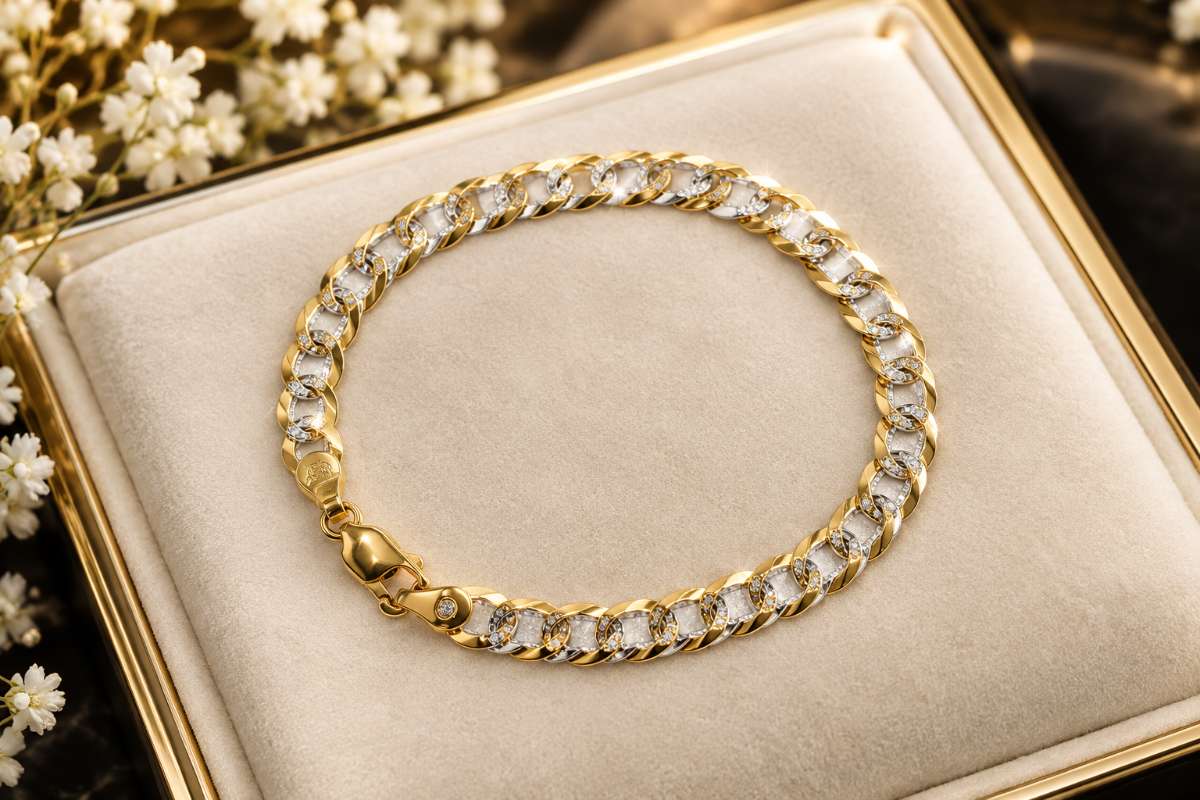 Link Chain Gold Bracelet - Image Main