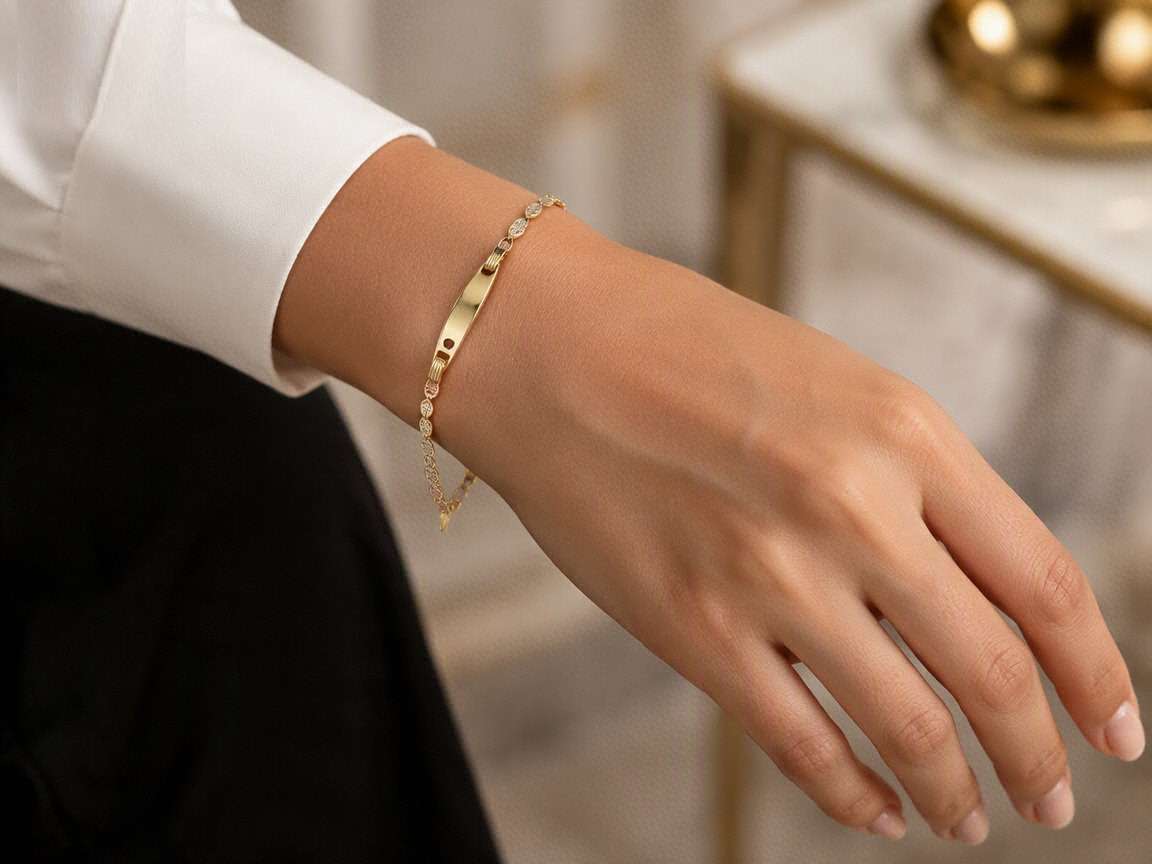 Mini Gold Figaro Bracelet - Image Main